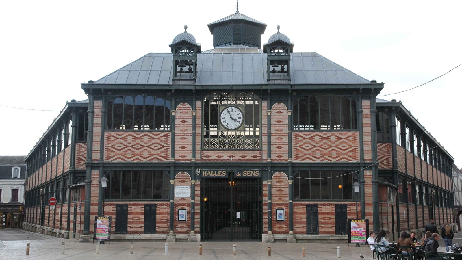 City centre market / Sens